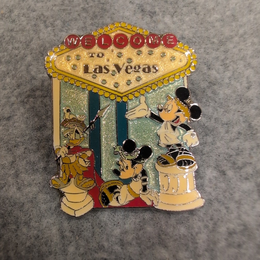 Disney Mickey Minnie Donald Welcome to Las Vegas Roman Enamel Trading Pin - Picture 1 of 3